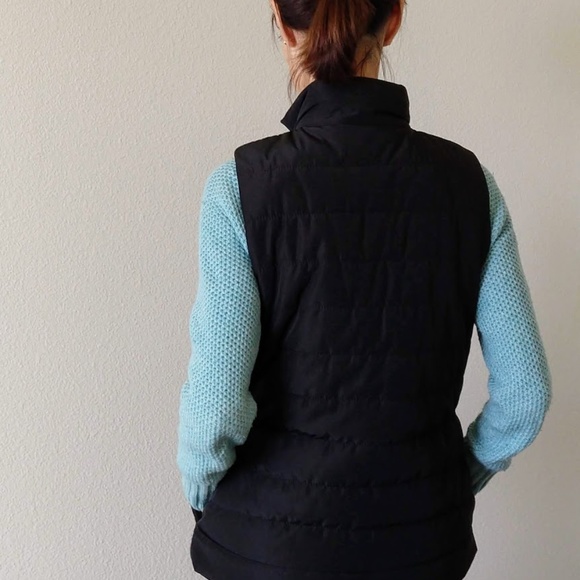 *FINAL SALE* Michael Kors Lightweight Puffer Vest. - Picture 6 of 8